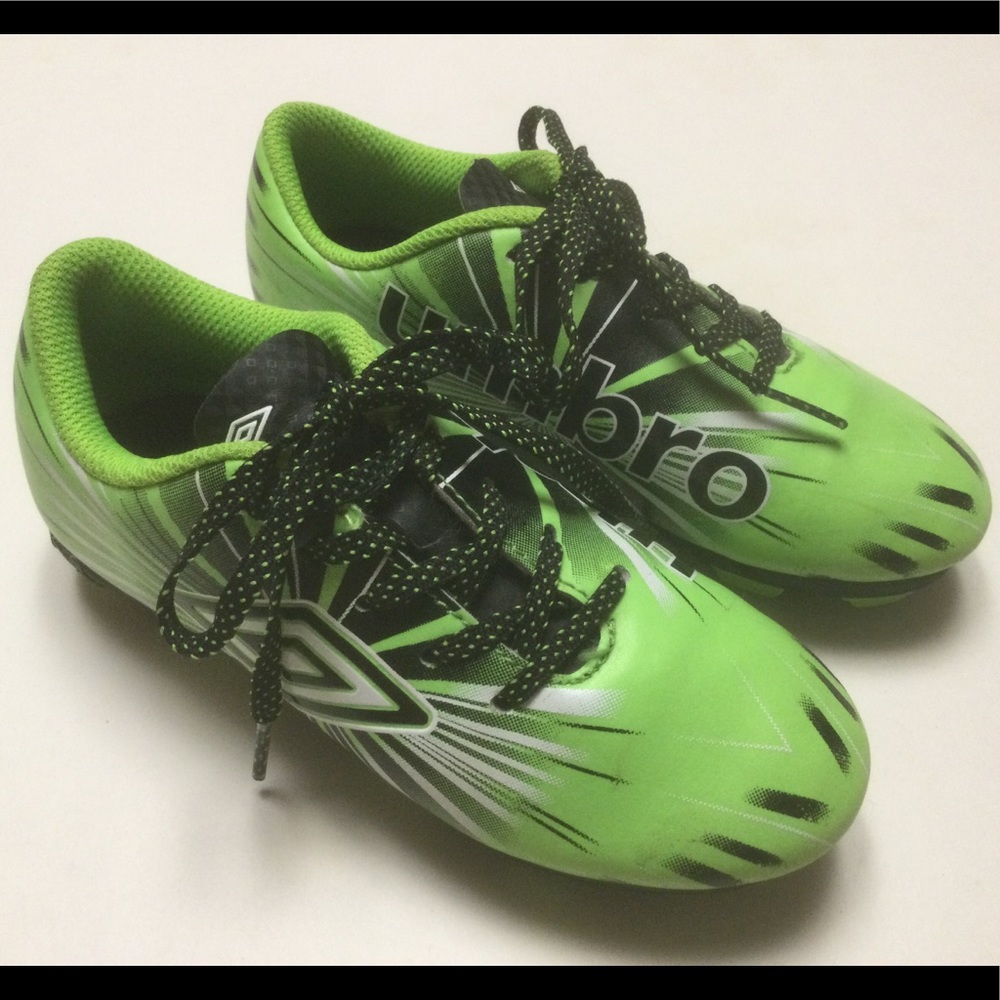 ⚽️ UMBRO SOCCER CLEATS ⚽️
